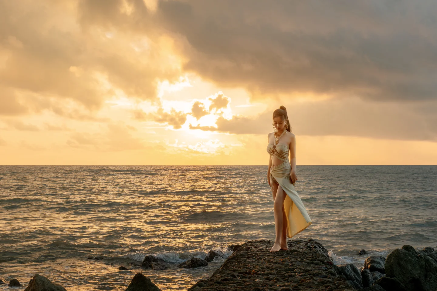 年年 - 海边维纳斯 [80P-549MB] tg@simisebaisi 【丝足阁】028.webp